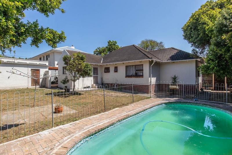 3 Bedroom Property for Sale in Meadowridge Western Cape
